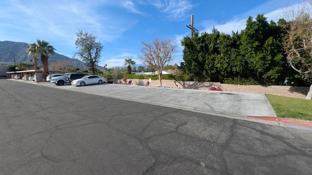 2260 N Indian Canyon Drive B, Palm Springs, CA 92262