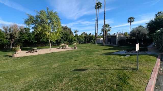 2260 N Indian Canyon Drive B, Palm Springs, CA 92262