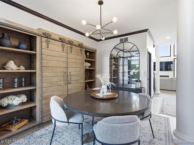 305 Beverly Estates Drive, Waterford, MI 48328