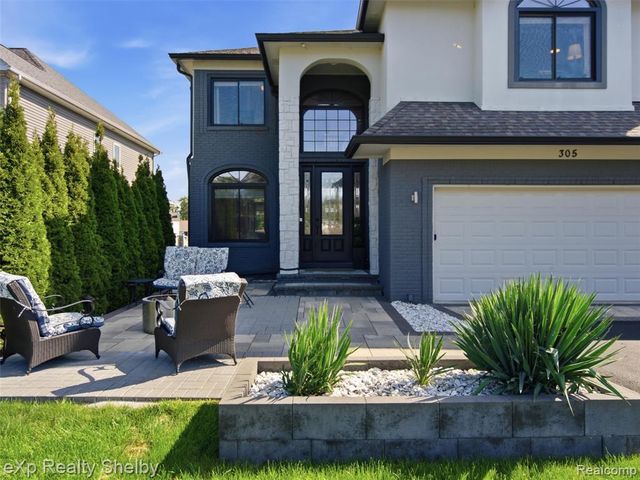 305 Beverly Estates Drive, Waterford, MI 48328