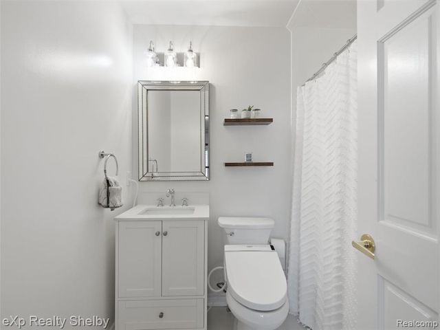 305 Beverly Estates Drive, Waterford, MI 48328