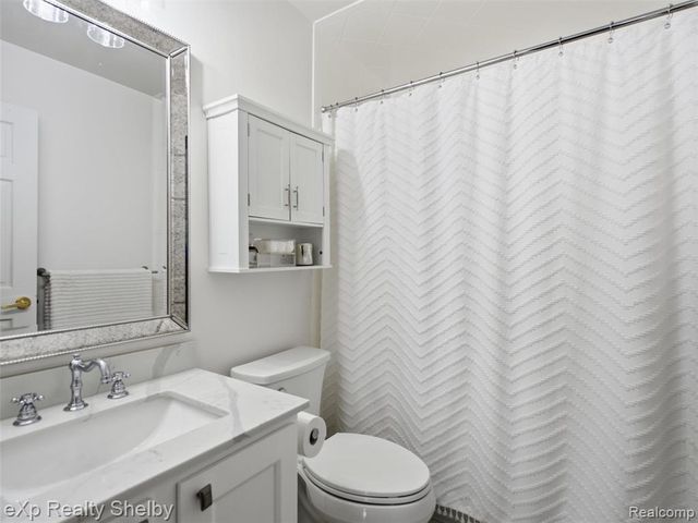 305 Beverly Estates Drive, Waterford, MI 48328