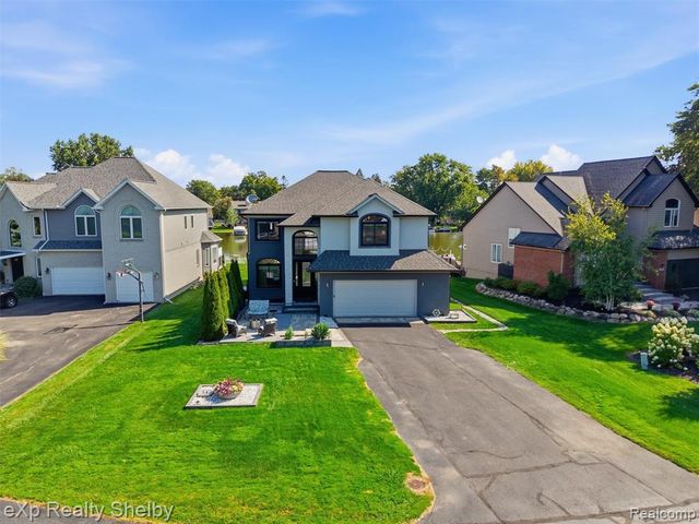 305 Beverly Estates Drive, Waterford, MI 48328