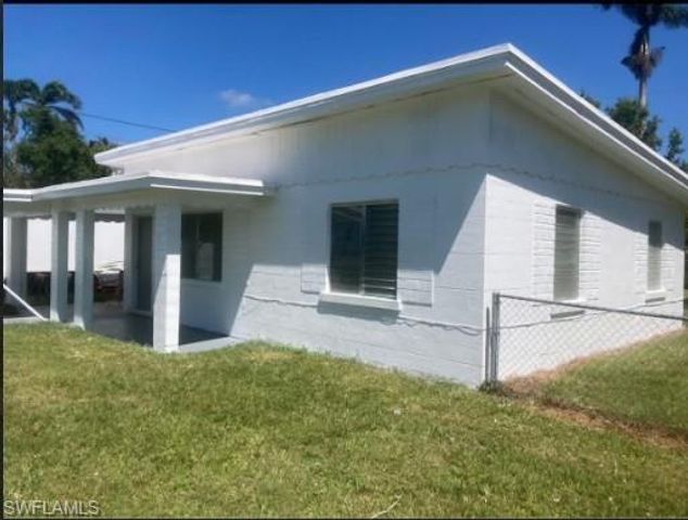 74 Victoria DR, North Fort Myers, FL 33917