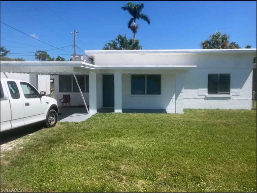 74 Victoria DR, North Fort Myers, FL 33917