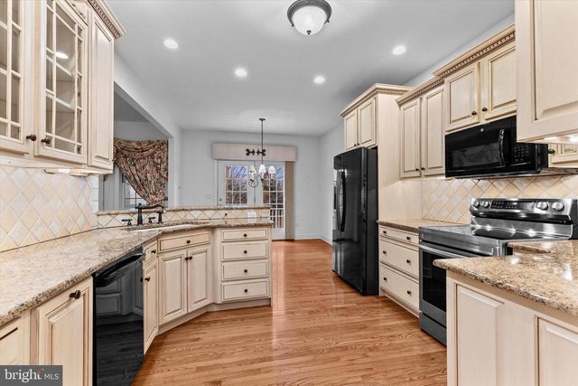 2111 CAREY WAY, Hummelstown, PA 17036