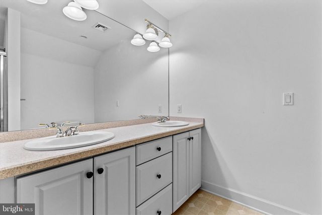 2111 CAREY WAY, Hummelstown, PA 17036