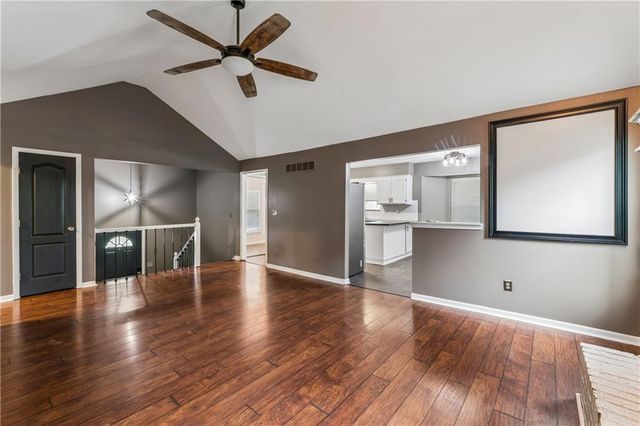 309 NE Brookwood Drive, Blue Springs, MO 64014