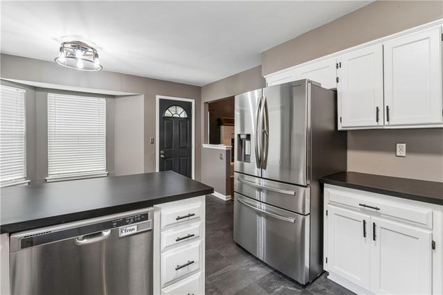 309 NE Brookwood Drive, Blue Springs, MO 64014