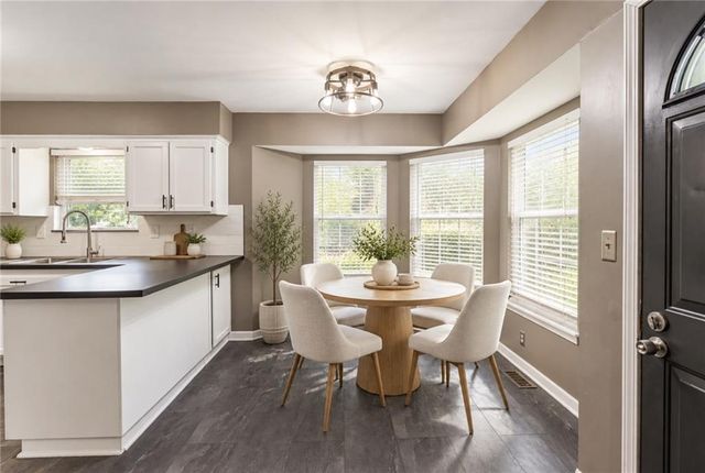 309 NE Brookwood Drive, Blue Springs, MO 64014