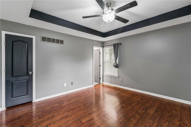 309 NE Brookwood Drive, Blue Springs, MO 64014
