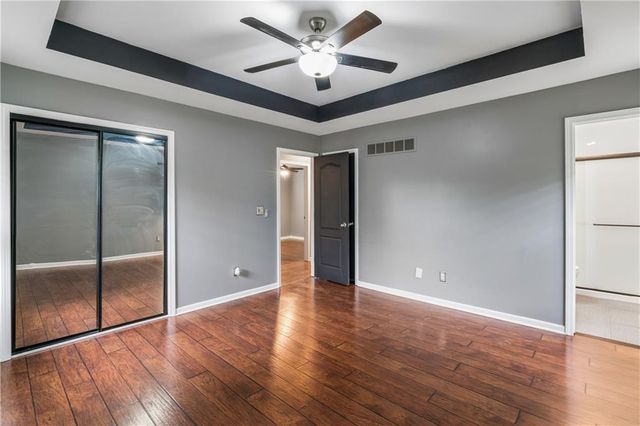 309 NE Brookwood Drive, Blue Springs, MO 64014