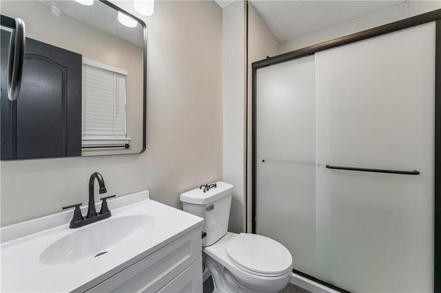 309 NE Brookwood Drive, Blue Springs, MO 64014