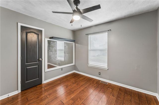 309 NE Brookwood Drive, Blue Springs, MO 64014