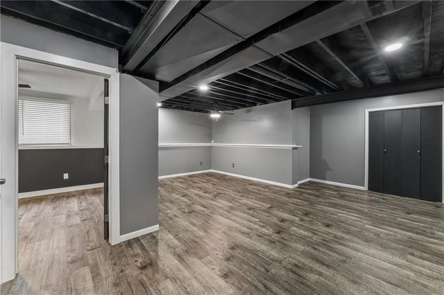 309 NE Brookwood Drive, Blue Springs, MO 64014