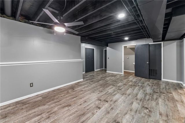 309 NE Brookwood Drive, Blue Springs, MO 64014