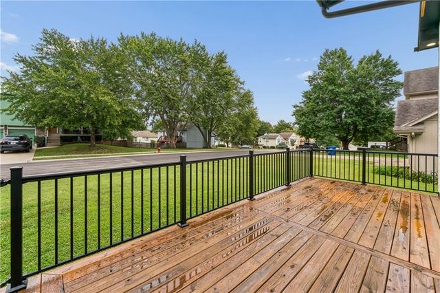 309 NE Brookwood Drive, Blue Springs, MO 64014