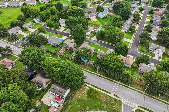 309 NE Brookwood Drive, Blue Springs, MO 64014