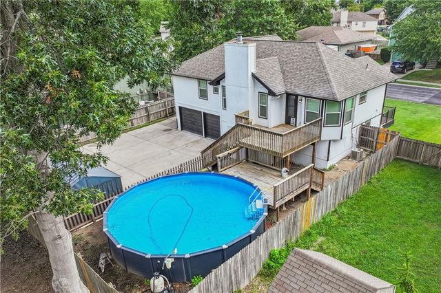 309 NE Brookwood Drive, Blue Springs, MO 64014