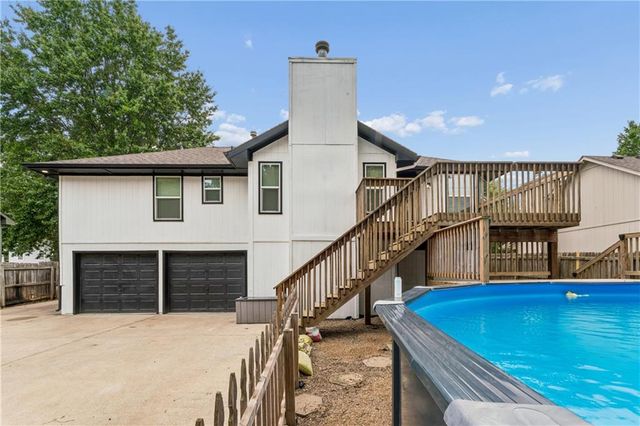 309 NE Brookwood Drive, Blue Springs, MO 64014