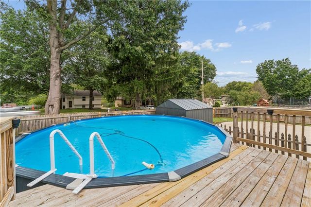 309 NE Brookwood Drive, Blue Springs, MO 64014