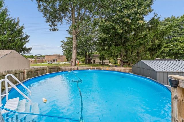 309 NE Brookwood Drive, Blue Springs, MO 64014