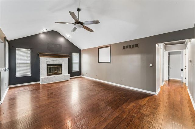 309 NE Brookwood Drive, Blue Springs, MO 64014