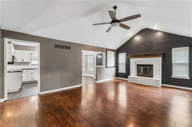 309 NE Brookwood Drive, Blue Springs, MO 64014