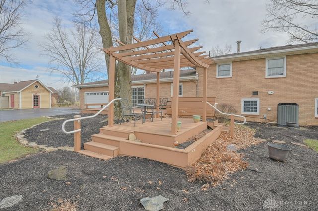 255 S Bird Road, Springfield, OH 45505