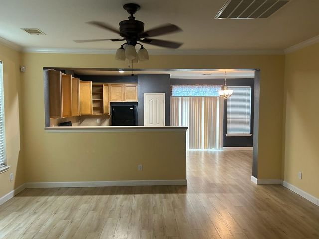 8127 Montague Manor Lane, Houston, TX 77072