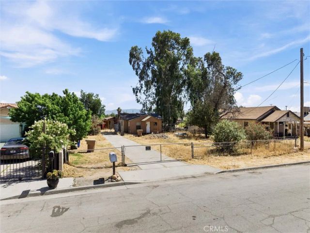 2801 Citrus Avenue, Bakersfield, CA 93307
