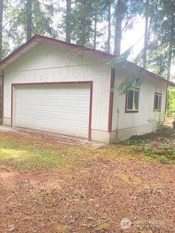 50 N Quinault Place, Hoodsport, WA 98548