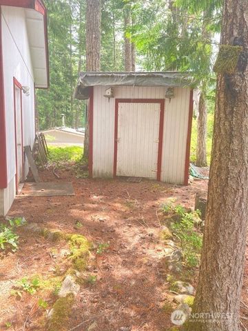 50 N Quinault Place, Hoodsport, WA 98548