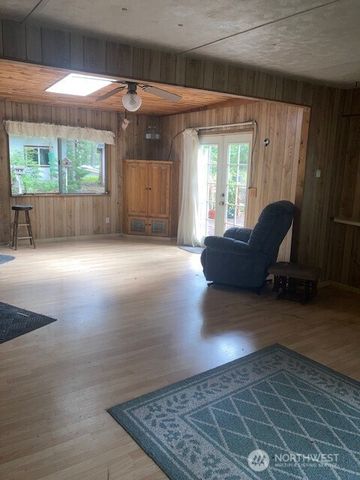 50 N Quinault Place, Hoodsport, WA 98548