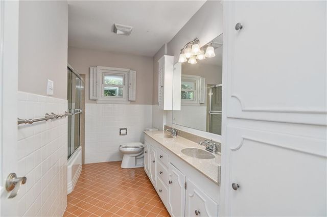 2444 W 103rd Street, Leawood, KS 66206