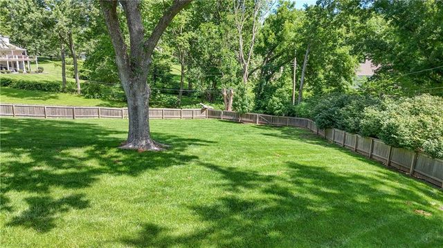 2444 W 103rd Street, Leawood, KS 66206