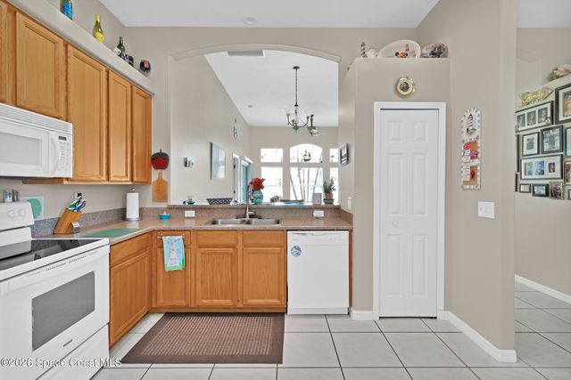 2101 Chinaberry Circle SE, Palm Bay, FL 32909