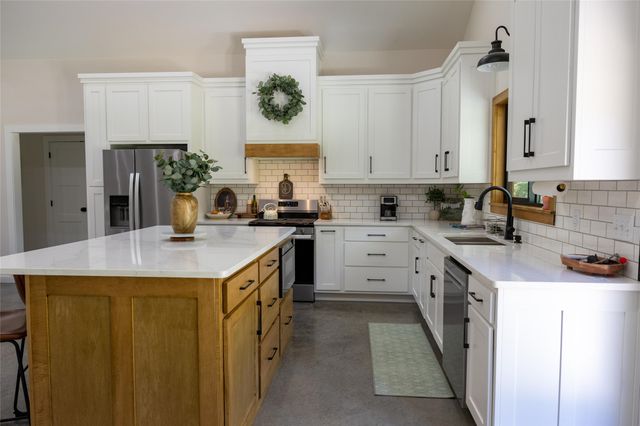 1756 County Road 45080 Road, Powderly, TX 75473