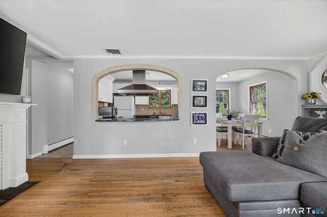 11 Sealand Drive, Newtown, CT 06470