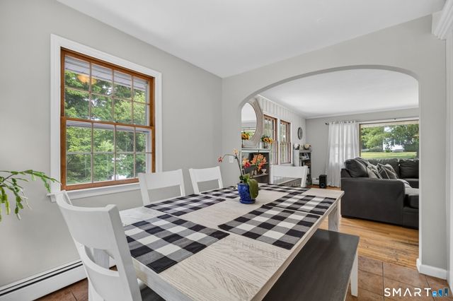 11 Sealand Drive, Newtown, CT 06470
