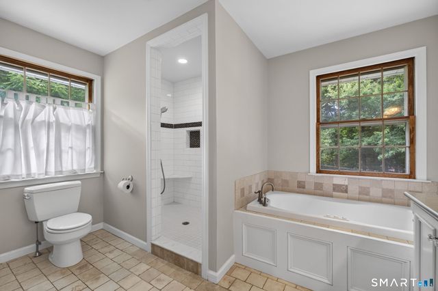 11 Sealand Drive, Newtown, CT 06470