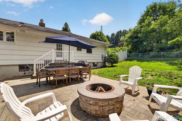 11 Sealand Drive, Newtown, CT 06470
