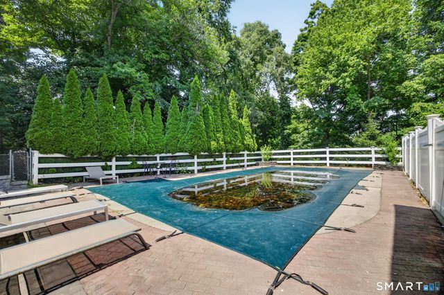 11 Sealand Drive, Newtown, CT 06470