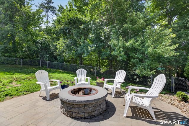 11 Sealand Drive, Newtown, CT 06470