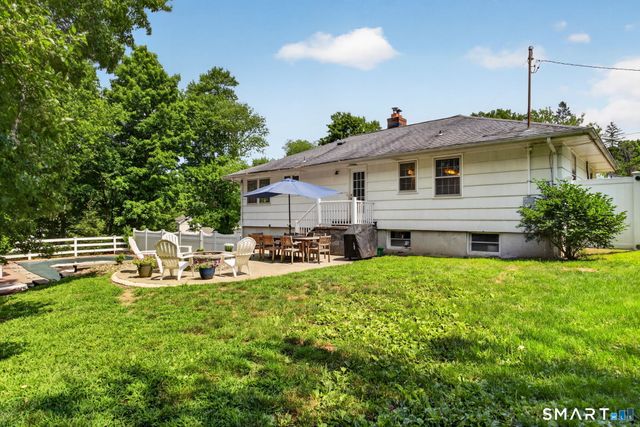 11 Sealand Drive, Newtown, CT 06470