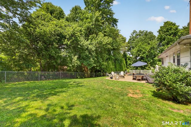 11 Sealand Drive, Newtown, CT 06470