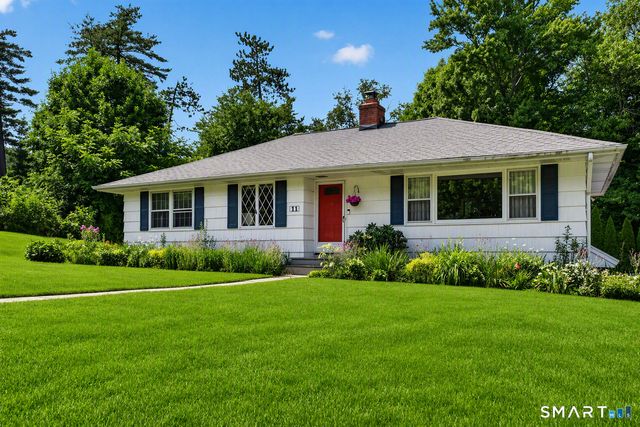 11 Sealand Drive, Newtown, CT 06470