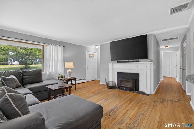 11 Sealand Drive, Newtown, CT 06470