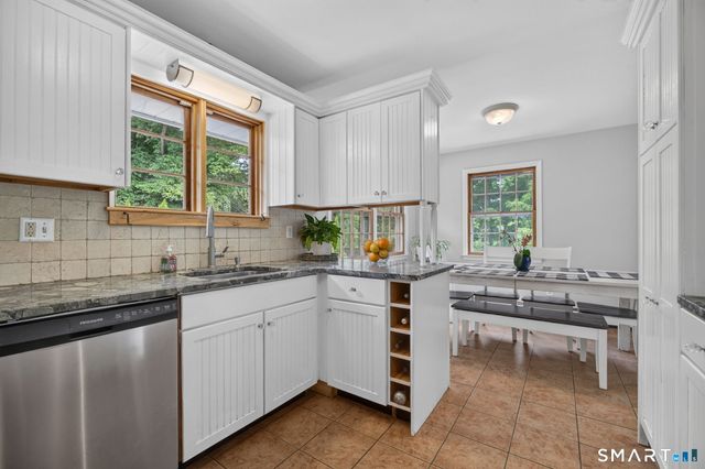 11 Sealand Drive, Newtown, CT 06470