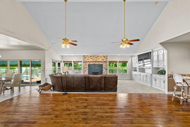 9885 E Louise, Manteca, CA 95336